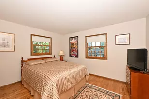 12660 W Crawford Dr, New Berlin, WI 53151 - Photo 19