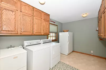 12660 W Crawford Dr, New Berlin, WI 53151 - Photo 17