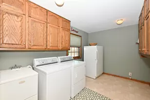 12660 W Crawford Dr, New Berlin, WI 53151 - Photo 17