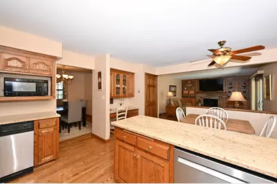 12660 W Crawford Dr, New Berlin, WI 53151 - Photo 11