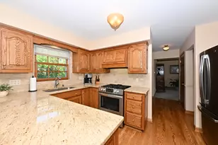 12660 W Crawford Dr, New Berlin, WI 53151 - Photo 9