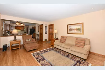 12660 W Crawford Dr, New Berlin, WI 53151 - Photo 15