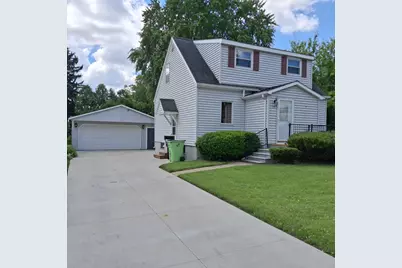 131 E Burnett St, Beaver Dam, WI 53916 - Photo 1