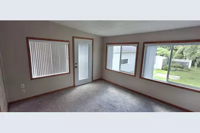 131 E Burnett St, Beaver Dam, WI 53916 - Photo 5