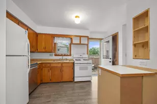 N84W16651 Ann Ave, Menomonee Falls, WI 53051 - Photo 9