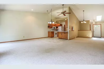 513  Woodland Dr, Jefferson, WI 53549 - Photo 7