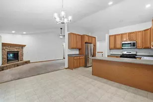 3130 Rockport Park Dr, Janesville, WI 53548 - Photo 5