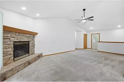 3130  Rockport Park Dr, Janesville, WI 53548 - Photo 7