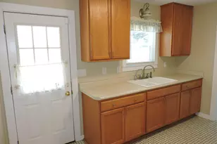 127 N Pleasant Ave, Jefferson, WI 53549 - Photo 11