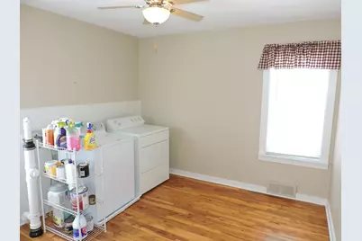 127 N Pleasant Ave, Jefferson, WI 53549 - Photo 13