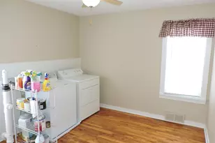 127 N Pleasant Ave, Jefferson, WI 53549 - Photo 13