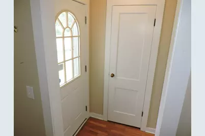 127 N Pleasant Ave, Jefferson, WI 53549 - Photo 3