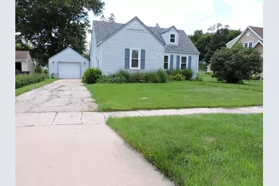 127 N Pleasant Ave, Jefferson, WI 53549 - Photo 29