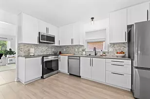 8621 W Grantosa Dr, Milwaukee, WI 53225 - Photo 13
