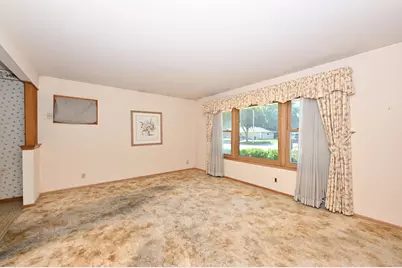 2400 W Edgerton Ave, Milwaukee, WI 53221 - Photo 3