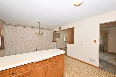 2400 W Edgerton Ave, Milwaukee, WI 53221 - Photo 13