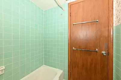 2400 W Edgerton Ave, Milwaukee, WI 53221 - Photo 21