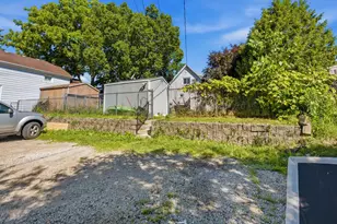 1035 E Potter Ave, Milwaukee, WI 53207 - Photo 29