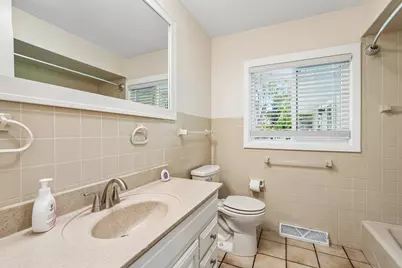 11509  Parkview Ln, Hales Corners, WI 53130 - Photo 13