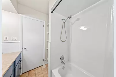 N68W15240  Prudence Dr, Menomonee Falls, WI 53051 - Photo 25
