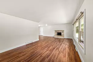 N68W15240 Prudence Dr, Menomonee Falls, WI 53051 - Photo 11