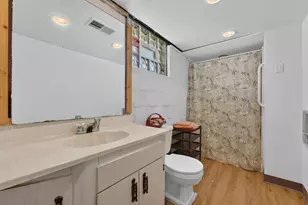1127 Jefferson St, Racine, WI 53404 - Photo 17