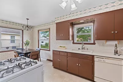 3731 N 77th St, Milwaukee, WI 53222 - Photo 9