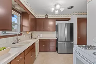 3731 N 77th St, Milwaukee, WI 53222 - Photo 7