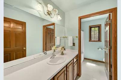 14285 W North Oak Blvd, New Berlin, WI 53151 - Photo 25