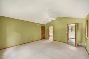 14285 W North Oak Blvd, New Berlin, WI 53151 - Photo 19
