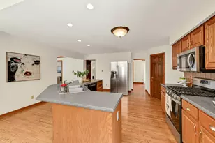 14285 W North Oak Blvd, New Berlin, WI 53151 - Photo 11