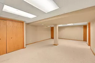 14285 W North Oak Blvd, New Berlin, WI 53151 - Photo 27