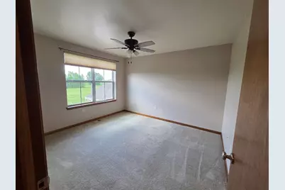 616  Hunter Oaks Blvd, Watertown, WI 53094 - Photo 13