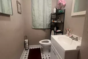 1120 S 32nd St, Milwaukee, WI 53215 - Photo 11