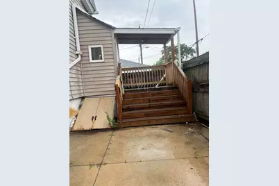 1120 S 32nd St, Milwaukee, WI 53215 - Photo 3