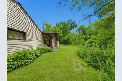 3908  Valley Rd, Racine, WI 53405 - Photo 13