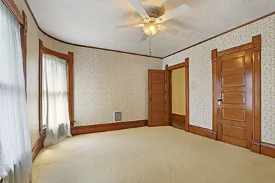 215 S Washington St, Elkhorn, WI 53121 - Photo 39
