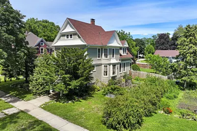 215 S Washington St, Elkhorn, WI 53121 - Photo 9