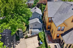 1463 N Franklin Pl, Milwaukee, WI 53202 - Photo 31