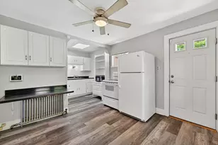 1463 N Franklin Pl, Milwaukee, WI 53202 - Photo 9