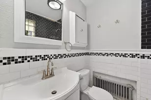1463 N Franklin Pl, Milwaukee, WI 53202 - Photo 13