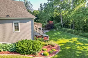 W171N5517 Autumn View Ln, Menomonee Falls, WI 53051 - Photo 23