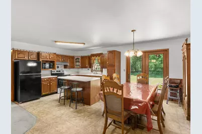 3418 W Twin Ln, Kossuth, WI 54241 - Photo 9
