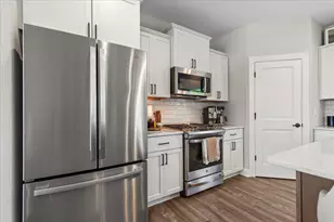 2900 Loretta Ln, Barton, WI 53090 - Photo 21