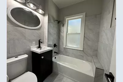 2525 N 44th St, Milwaukee, WI 53210 - Photo 9