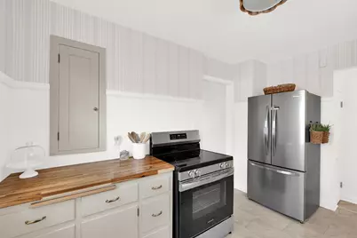 2929 S Ellen St, Milwaukee, WI 53207 - Photo 9
