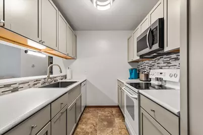 320 E Washington St #4, Slinger, WI 53086 - Photo 15