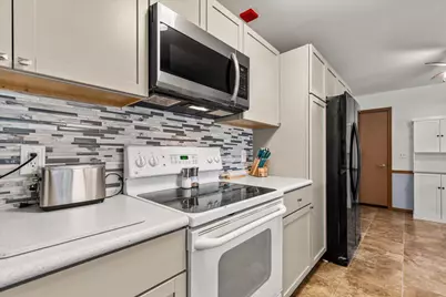 320 E Washington St #4, Slinger, WI 53086 - Photo 17