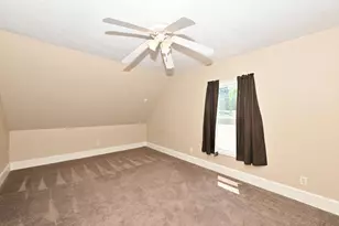 215 W Chestnut St, Port Washington, WI 53074 - Photo 17