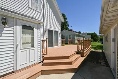 215 W Chestnut St, Port Washington, WI 53074 - Photo 19